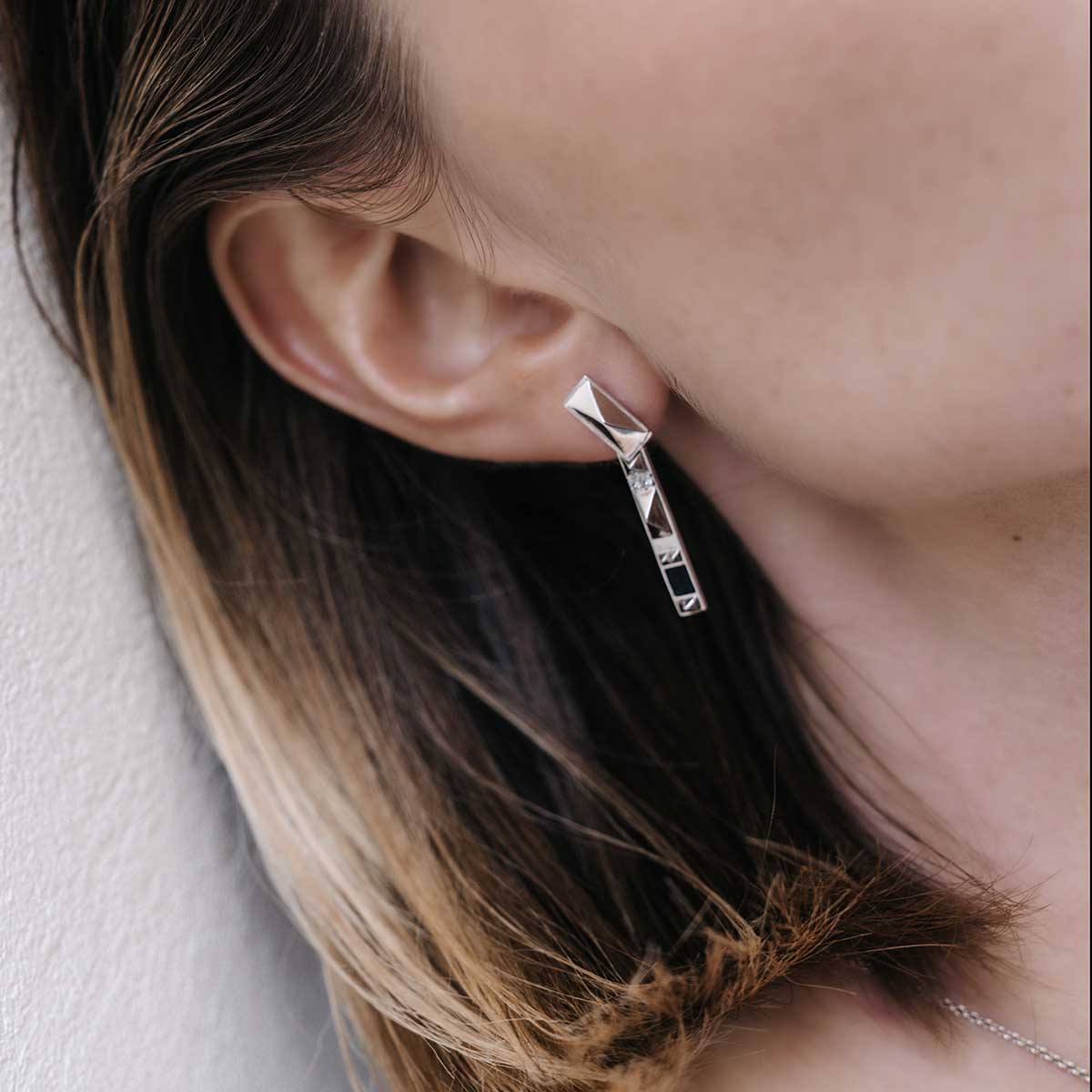 Asymmetric Earrings VOYAGE MANHATTAN Black SI