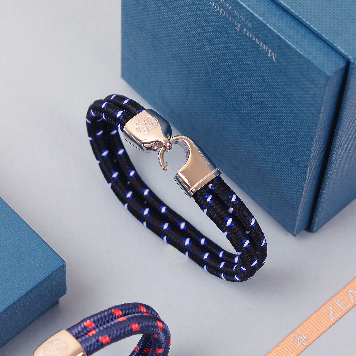 Bracelet OTAN Militaire 18mm Bleu & Noir - Synthétique Ultra-résistant - Fabriqué En France - Neuf Sans étiquette